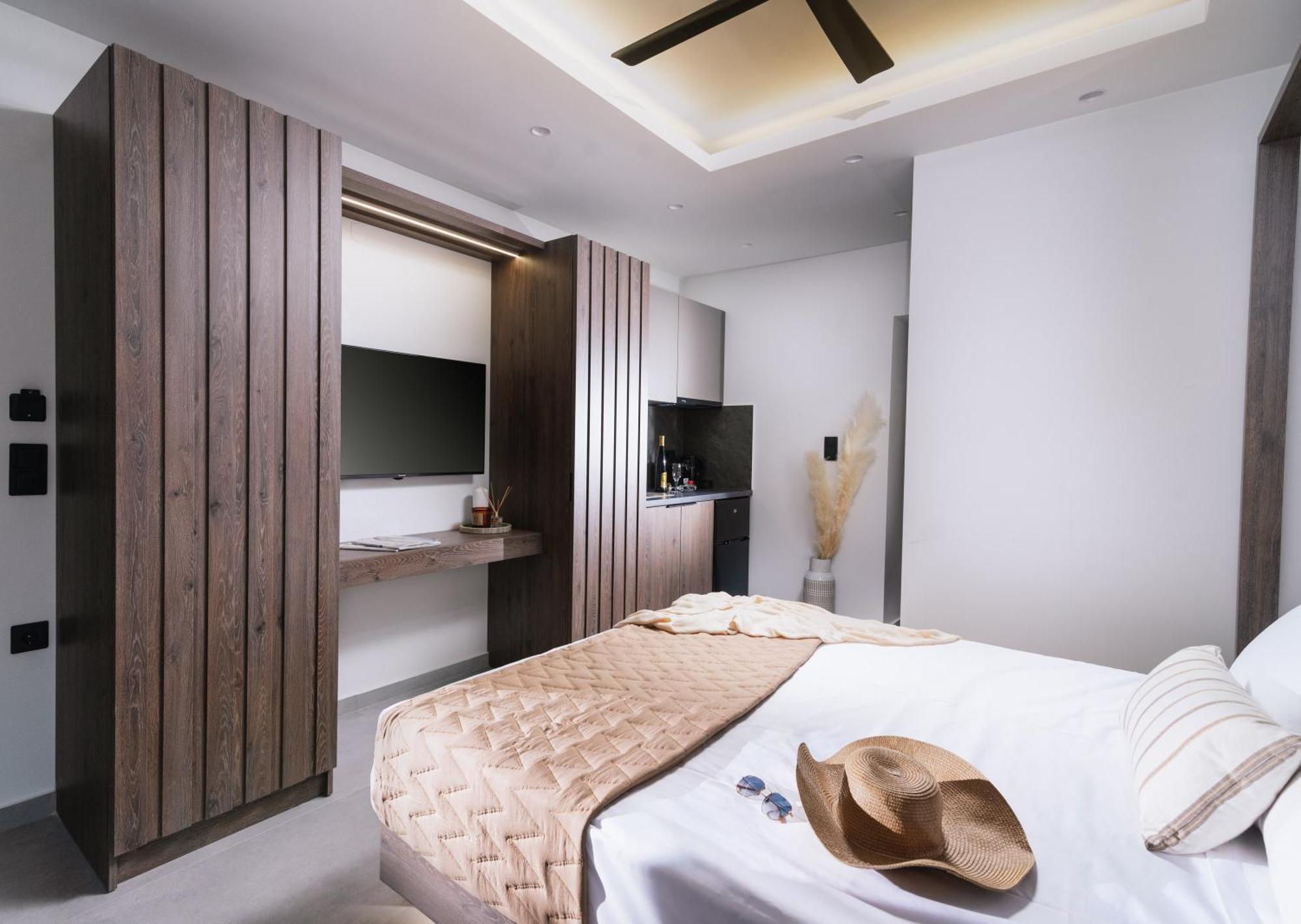 Alcyone Studios And Apartments Iraklion Buitenkant foto